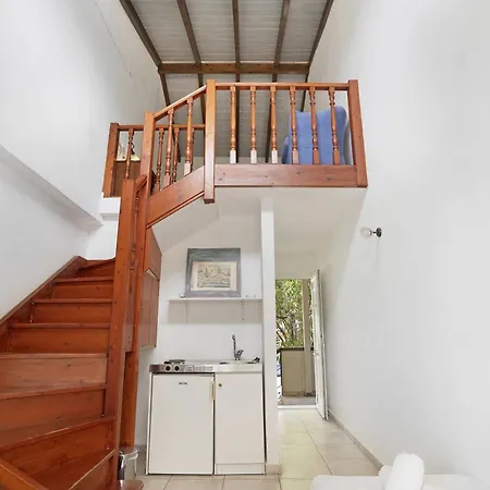 Mezoneta 4 アパート *