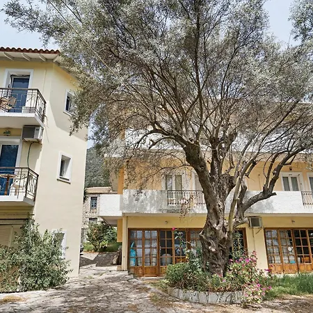 Mezoneta 4 * Nydri (Lefkada)